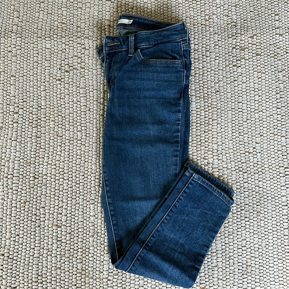 Women's Levi 711 Skinny jeans W28